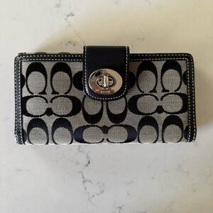 Y2K Coach Bi-Fold Wallet in Signature Canvas C print